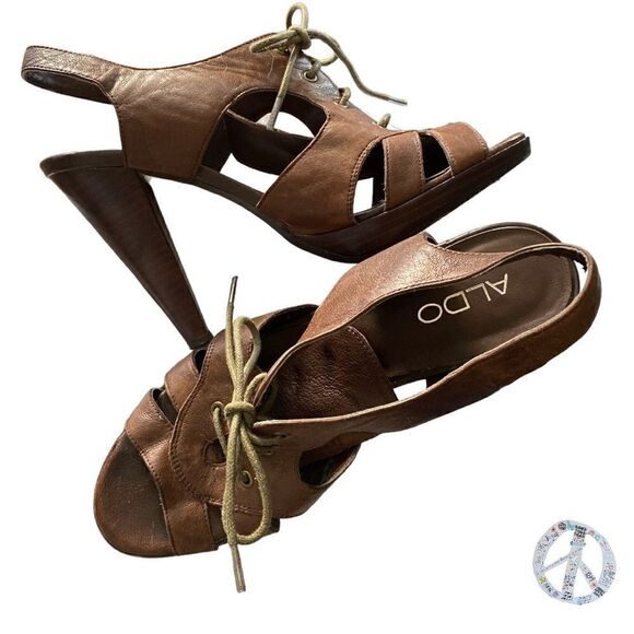 𝅺ALDO-BROWN vintage distressed leather lace up wood heeled sandals. Size 9 - Picture 7 of 13